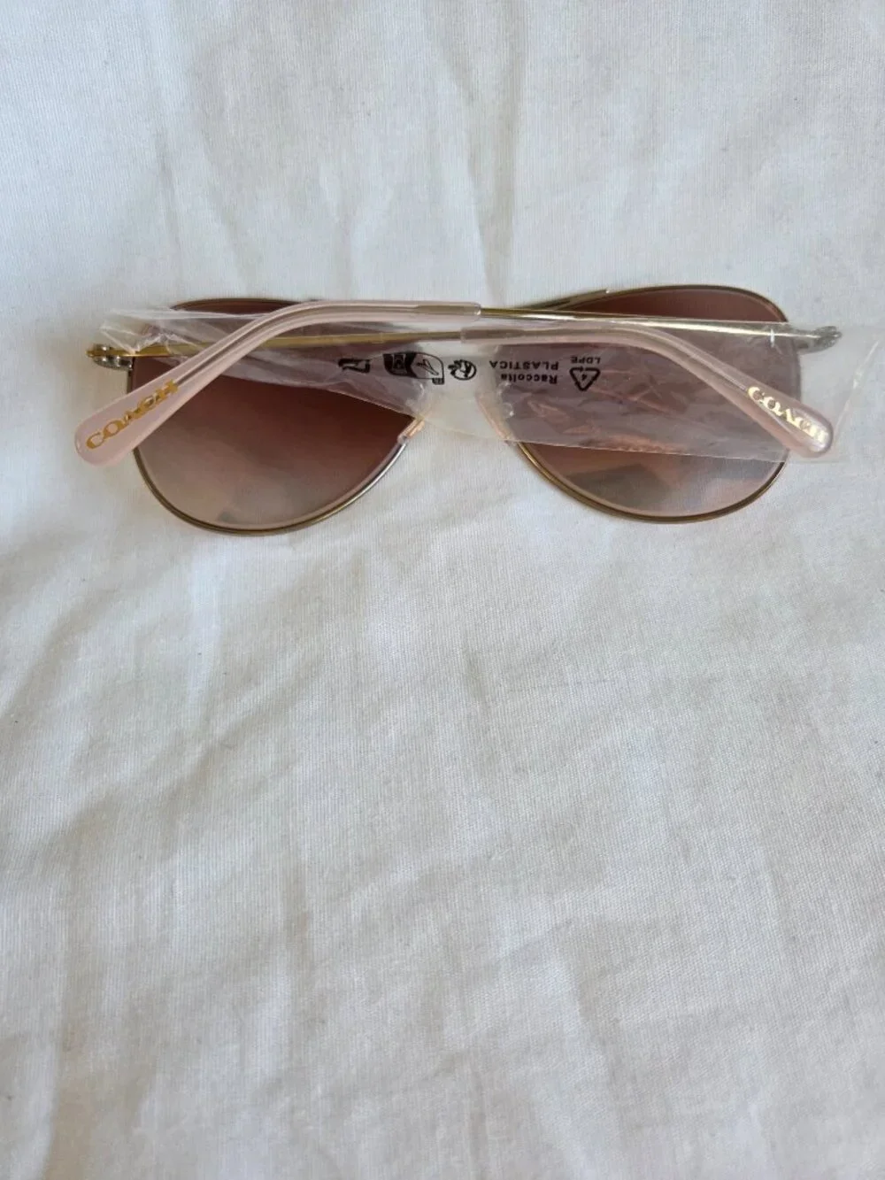 NEW IN CASE AUTHENTIC COACH HC7079 90056F Light Gold Sunglasses
